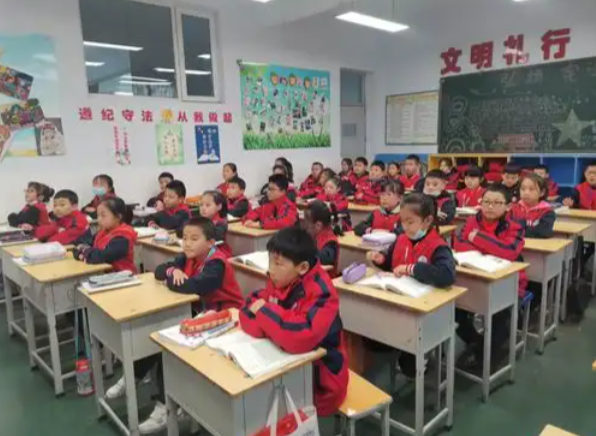 借助平台学习成长家庭教育课程孩子持行走护照打卡实践基地 借助平台学习成长家庭教育课程孩子持行走护照打卡实践基地